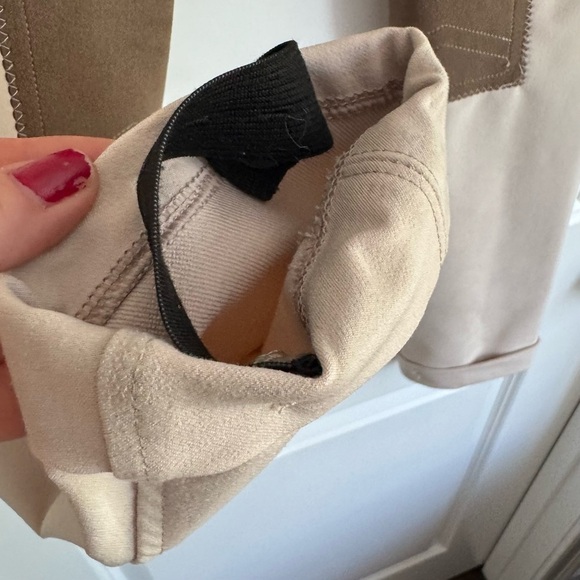 Belle & Bow Equestrian Pants Riding Jodhpurs Horse Show Gear Beige Youth Size 12 - Picture 8 of 11